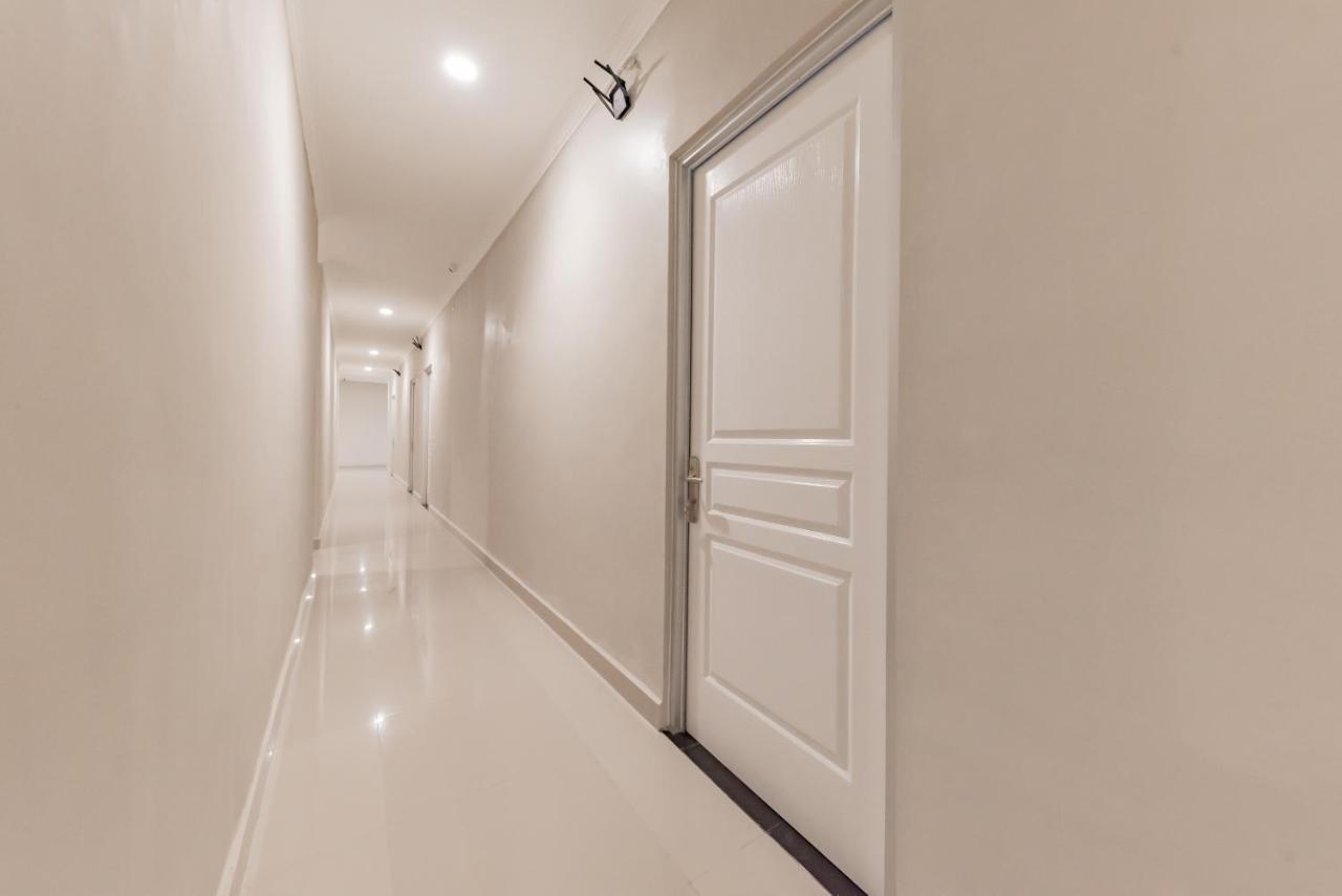 Reddoorz Plus Near Surapati Core Бандунг Экстерьер фото