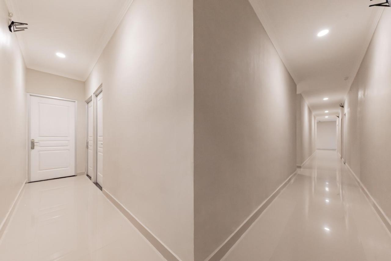 Reddoorz Plus Near Surapati Core Бандунг Экстерьер фото